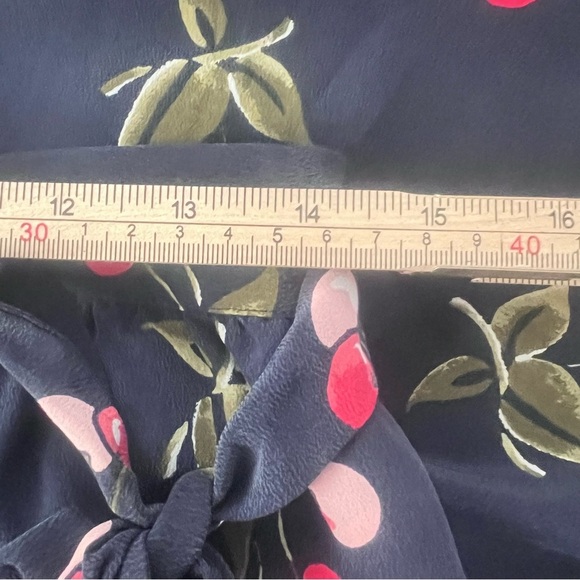 Joie Almudena 100% Silk Wrap Cherry Print Midi Skirt Size S - Picture 8 of 10